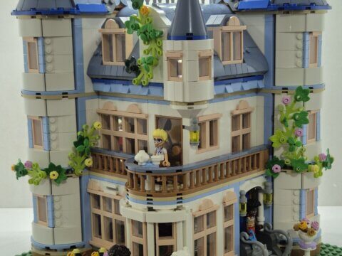 Version alterna hecha de 3 sets Castle Bed and Breakfast, N° 42538