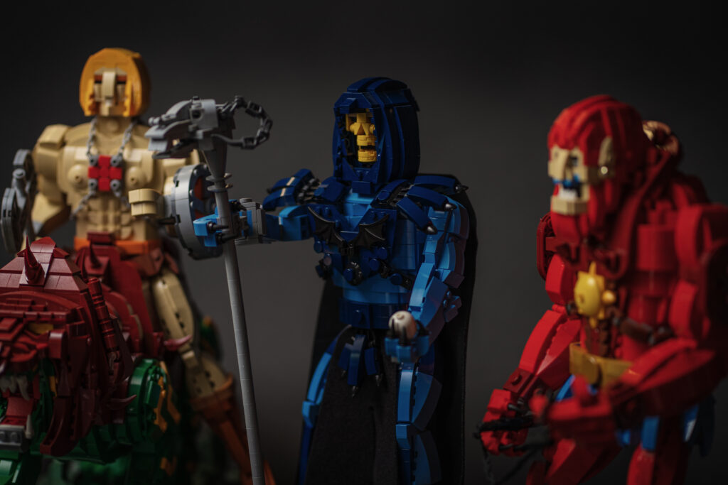lego bricks in bits entrevista lego he man masters of the universe amos del universo battle cat maniataras MOC  skeleton review