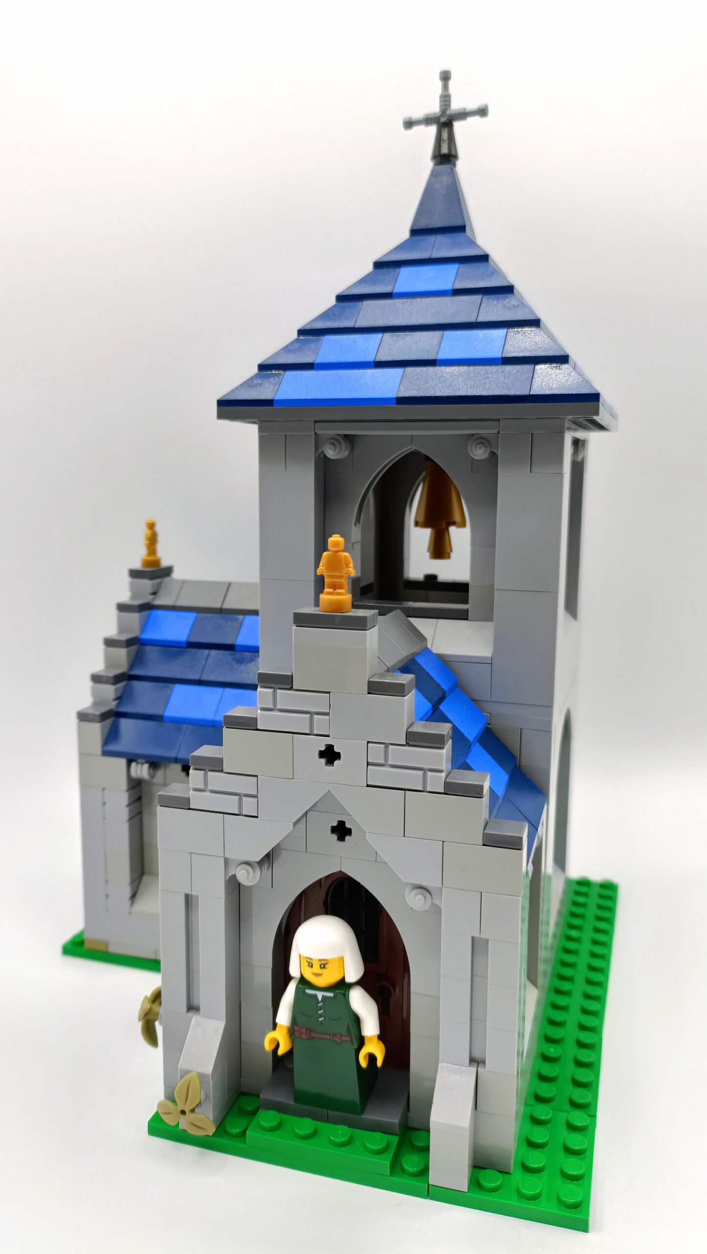 Por los bricks de Merlín! Una iglesia!