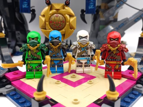 Un campo de batalla ninja. Revisión del Dojo Sombrío de la Máscara de Lobo (71813)
