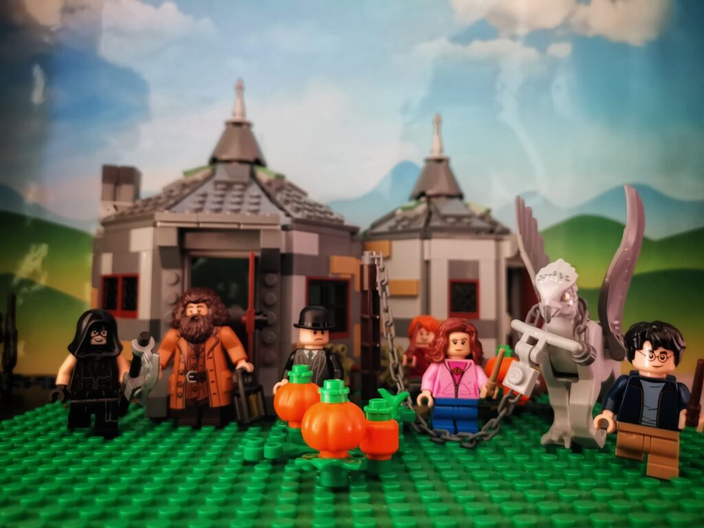 Bricks in Bits BiB Lego Harry Potter Hagrids Hut Buckbeak's Rescue 75947 review set Rubeus Hagrid Ron Weasly Hermione Granger Cornelius Fudge