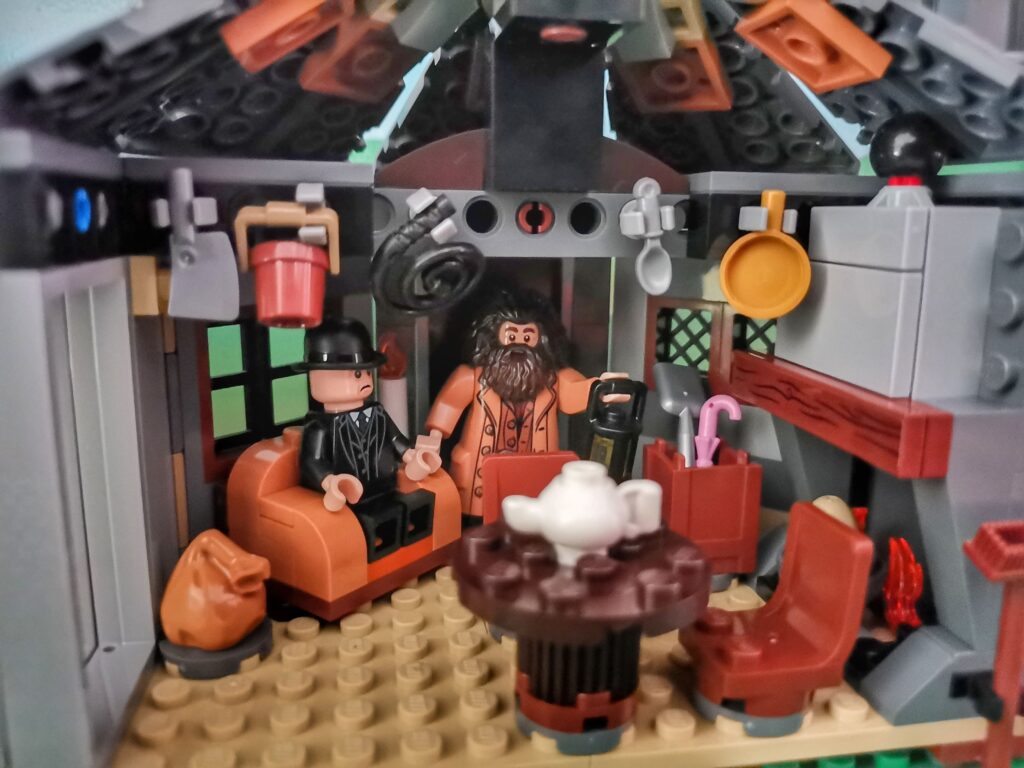 Bricks in Bits BiB Lego Harry Potter Hagrids Hut Buckbeak's Rescue 75947 review set Rubeus Hagrid Ron Weasly Hermione Granger Cornelius Fudge