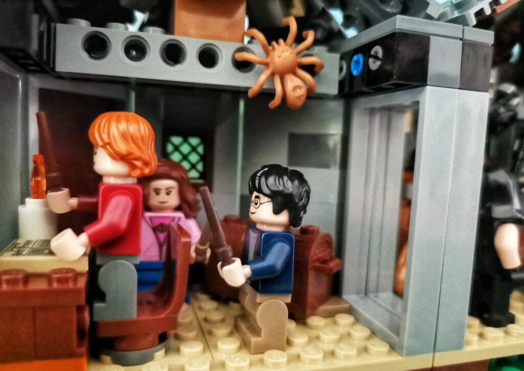 Bricks in Bits BiB Lego Harry Potter Hagrids Hut Buckbeak's Rescue 75947 review set Rubeus Hagrid Ron Weasly Hermione Granger Cornelius Fudge