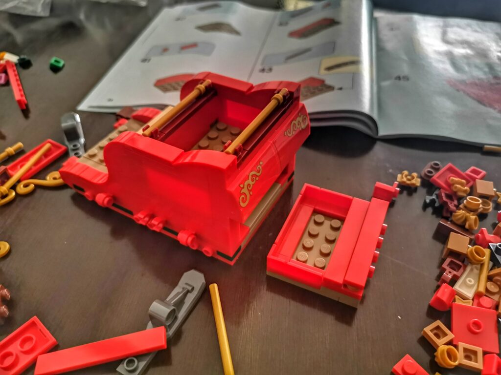 Trineo de Santa LEGO 2021, Villa Navideña, LEGO Santa, Trineo de Santa Santa´s Sleigh 40499 christmas navidad Bricks in Bits review set