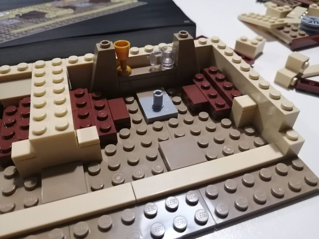 Bricks in Bits LEGO review revision set Mos Eisley Cantina 75290 Star Wars Luke Han Solo Dewback Greedo Stormtrooper