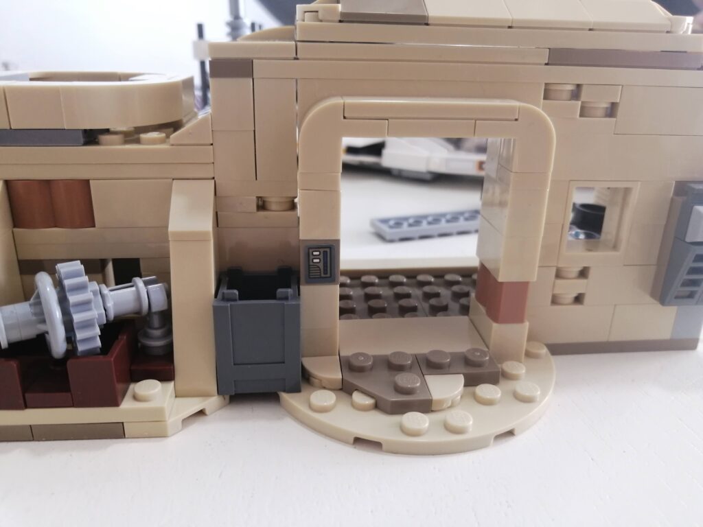 Bricks in Bits LEGO review revision set Mos Eisley Cantina 75290 Star Wars Luke Han Solo Dewback Greedo Stormtrooper