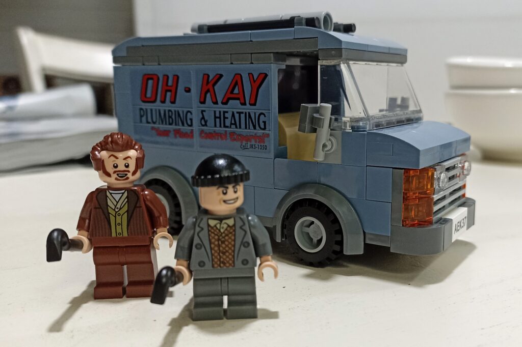 Bricks in Bits LEGO Ideas review revision mi pobre angelito home alone Kevin McCallister 21330 Buzz Harry Marv