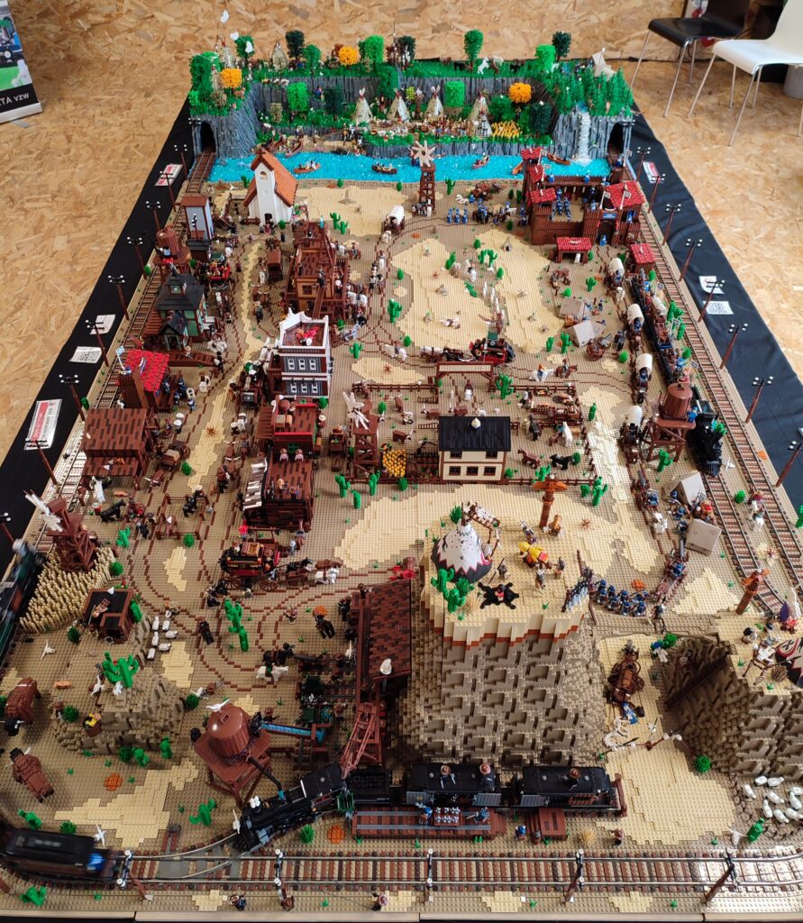 Bricks in Bits LEGO review revision MOC western cowboys vaqueros desierto saloon sheriff bank 90 aniversario