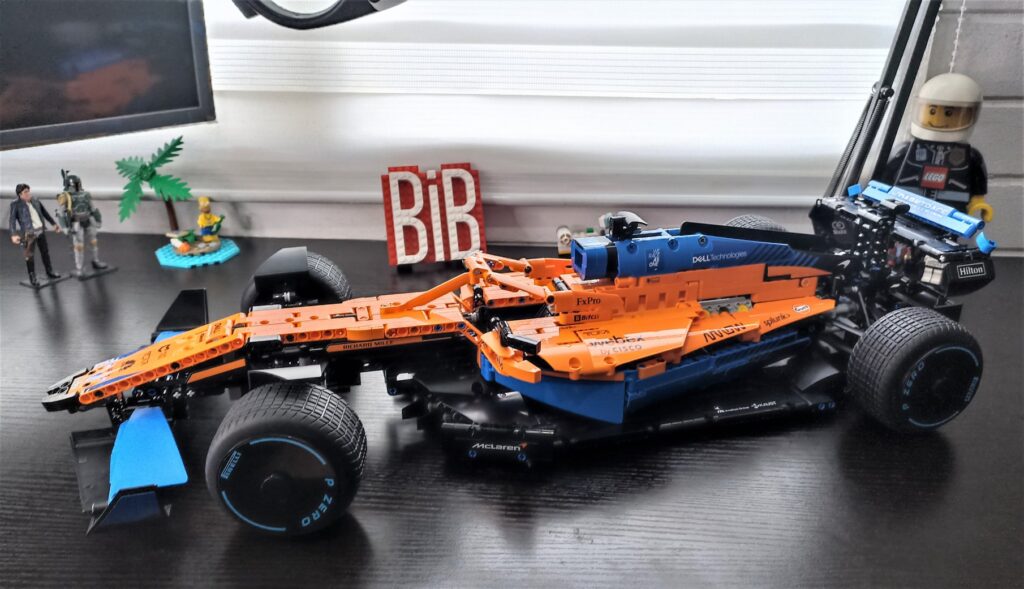 Bricks in Bits LEGO review revision McLaren Formula 1 car Lando Norris Daniel Ricciardo Technic 2022 90 aniversario