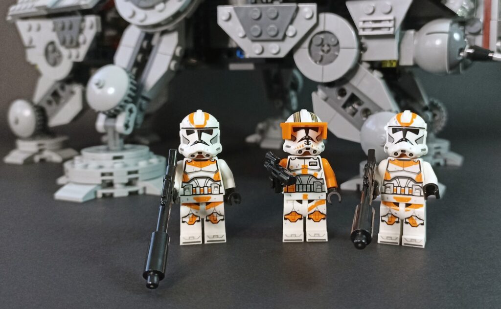 Bricks in Bits LEGO review revision nuevo set AT-TE  Walker 75337 Star Wars Commander Cody Clone Wars 212 Galactic Republic