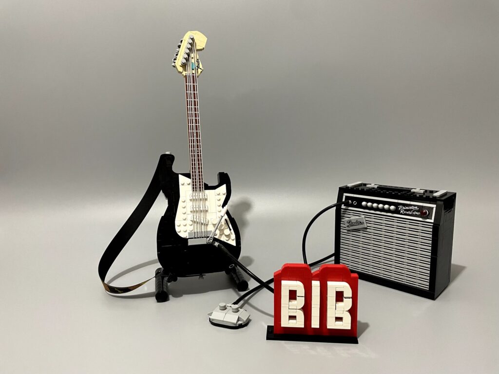 Bricks in Bits LEGO Ideas review Fender Stratocaster guitarra eléctrica 21329 music set 90 aniversario black red