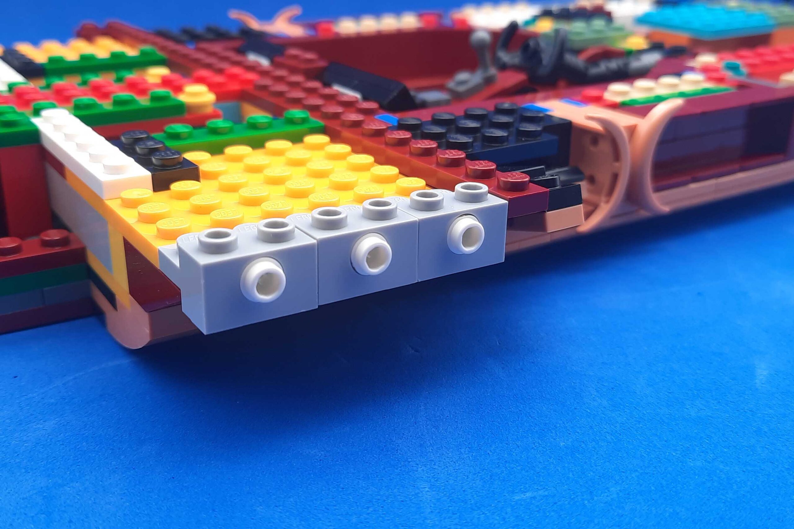 Bricks in Bits LEGO review revision UCS Landspeeder X-34 Luke Skywalker C3PO Star Wars Tatooine 90 aniversario