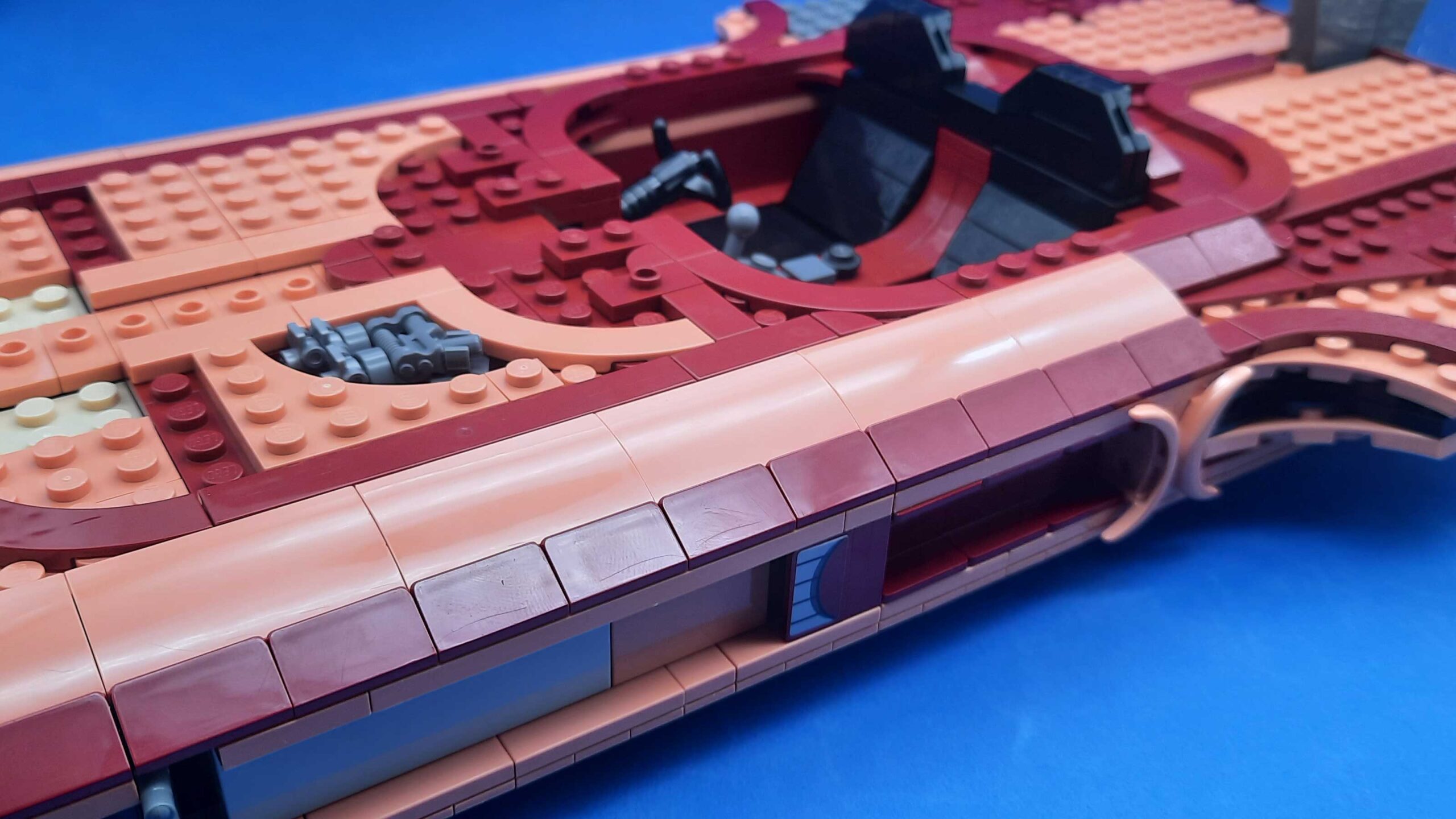 Bricks in Bits LEGO review revision UCS Landspeeder X-34 Luke Skywalker C3PO Star Wars Tatooine 90 aniversario