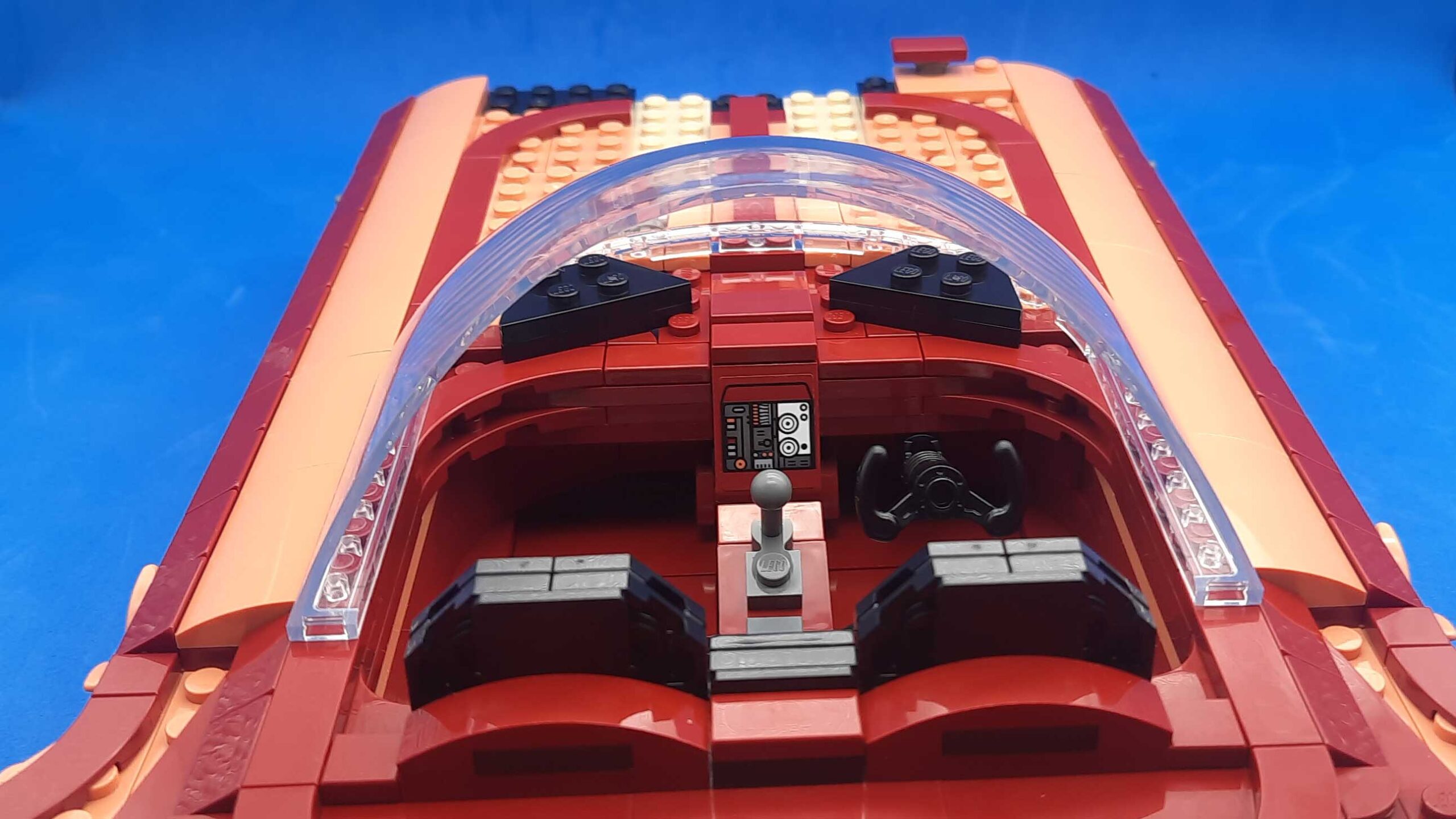 Bricks in Bits LEGO review revision UCS Landspeeder X-34 Luke Skywalker C3PO Star Wars Tatooine 90 aniversario