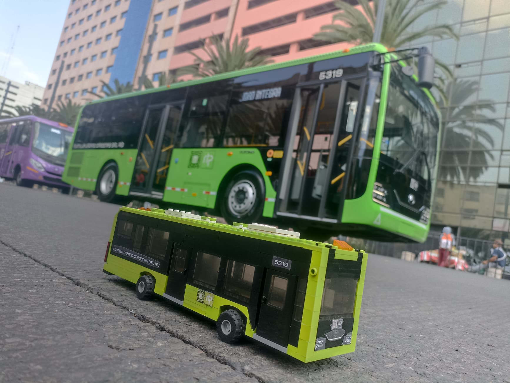 Bricks in Bits LEGO review revision MOC creación buses y trolebuses autobuses Ciudad de México Augusto Neri CDMX Yutong