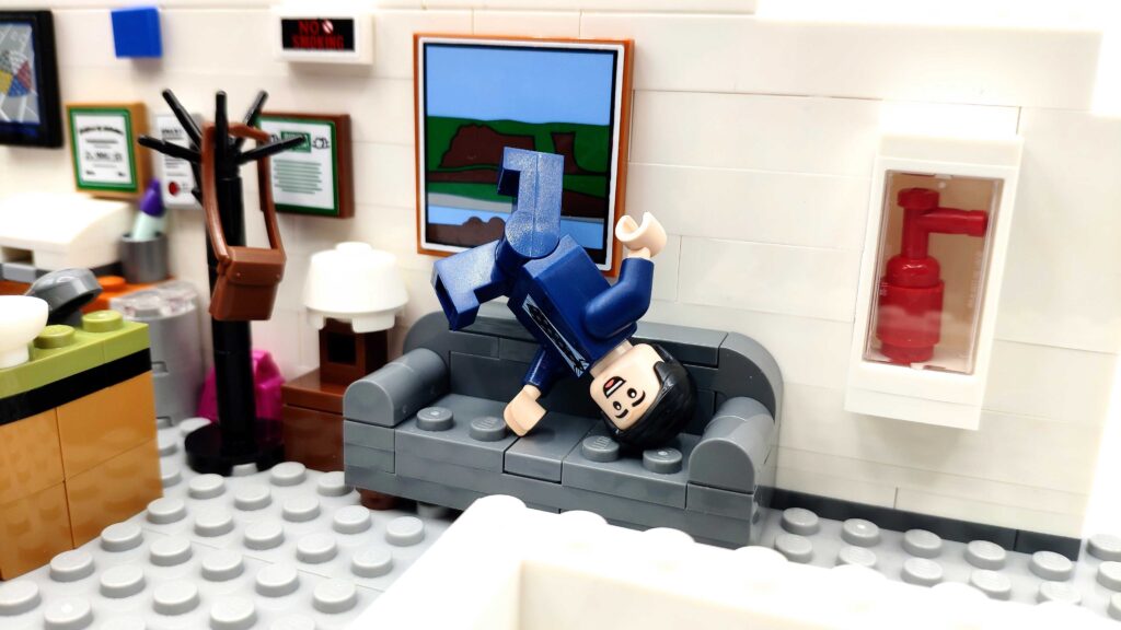 Bricks in Bits LEGO Ideas review revision set The Office sitcom 21336 Dunder Mifflin Michael Scott La Oficina