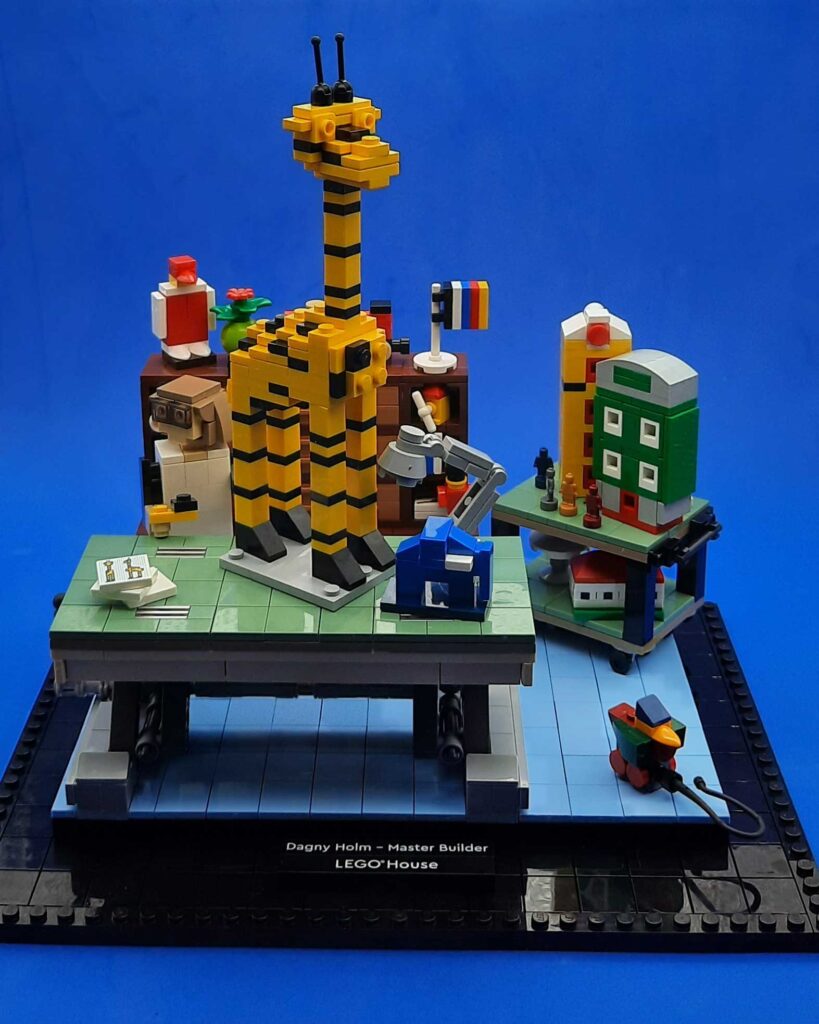 Bricks in Bits LEGO review revision Dagny Holm - Master Builder LEGOLAND 40503 mainland scale pato de madera wooden duck