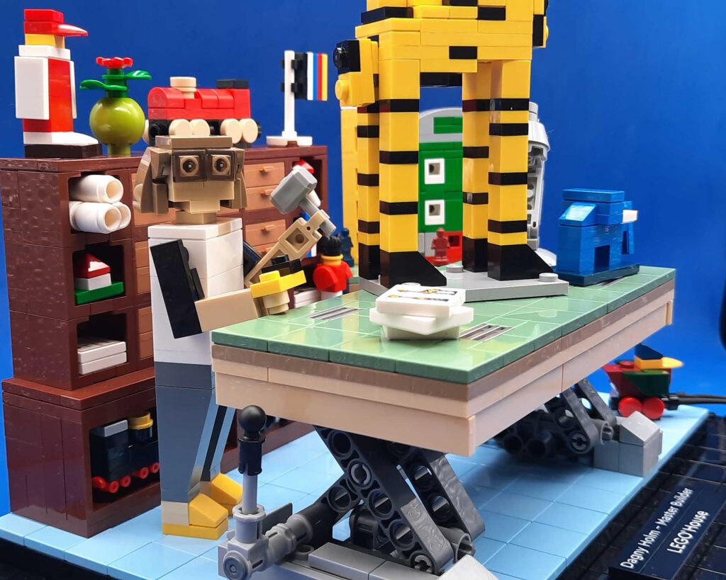 Bricks in Bits LEGO review revision Dagny Holm - Master Builder LEGOLAND 40503 mainland scale pato de madera wooden duck