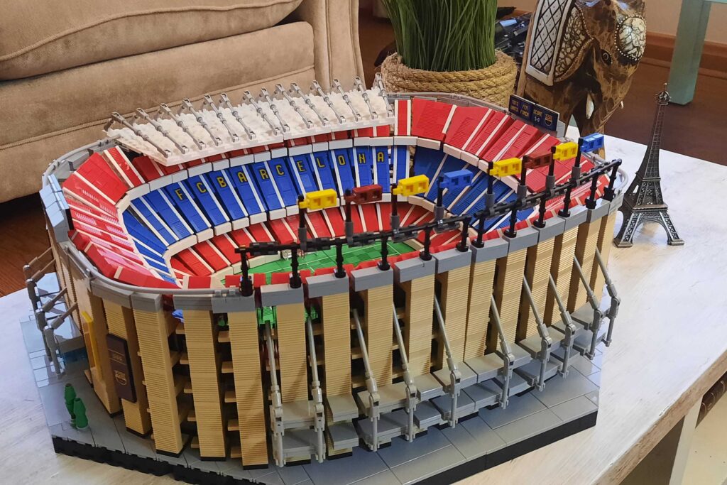 Bricks in Bits LEGO Review Barcelona Mes que un club Barça set Camp Nou (10284) Estadio Stadium Cataluña Messi PSG Juventus Manchester United Old Trafford