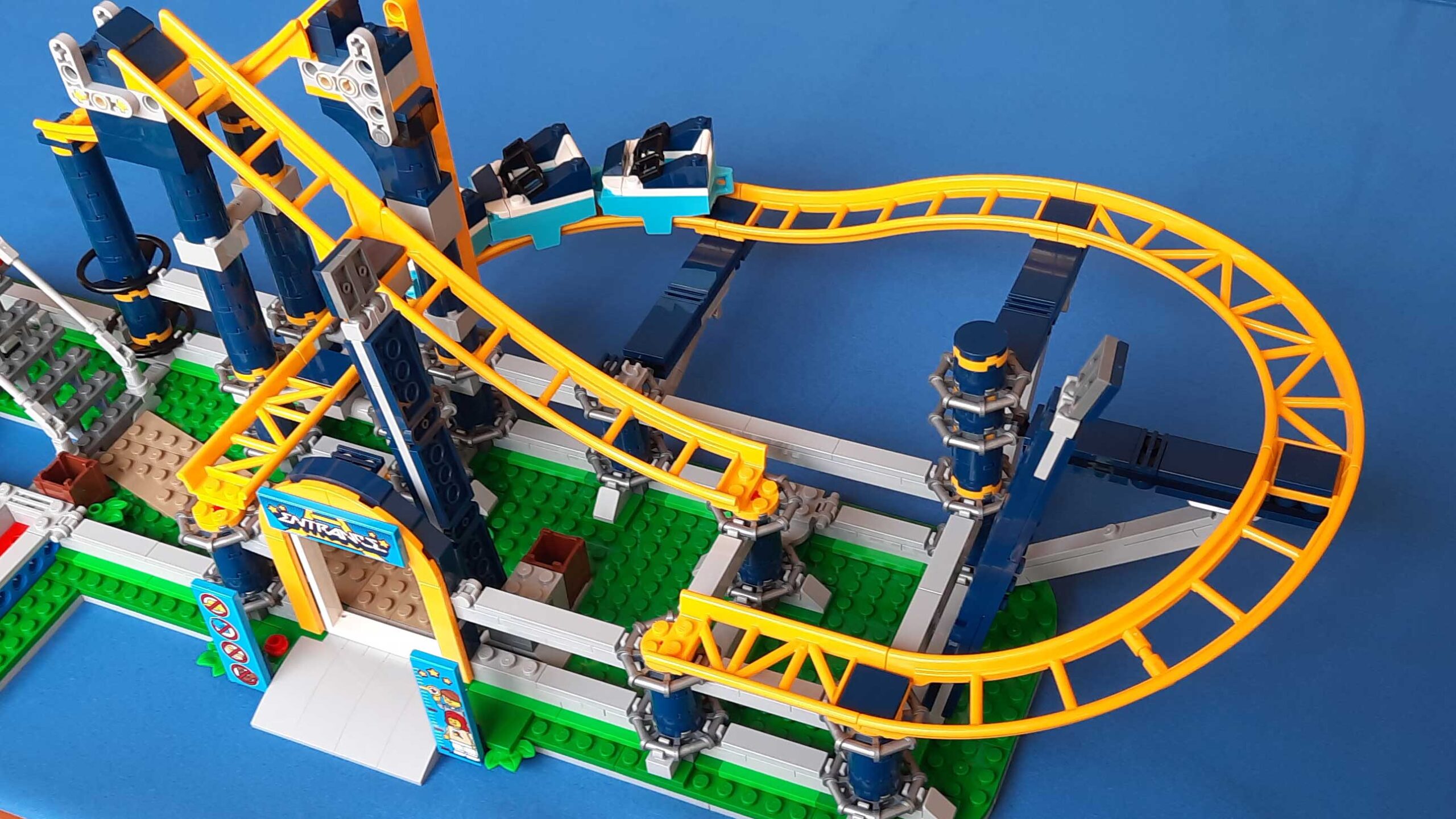 Bricks in Bits LEGO review revision Loop Coaster 10303 montaña rusa fairgroun collection creator expert 90 aniversario