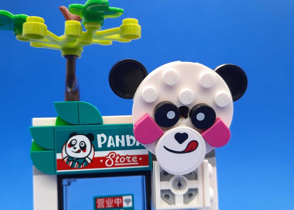 Bricks in Bits LEGO review revisión Monkie Kid Ciudad de las Linternas 2022 80036 Panda Store LEGO Store monoriel lanzamiento