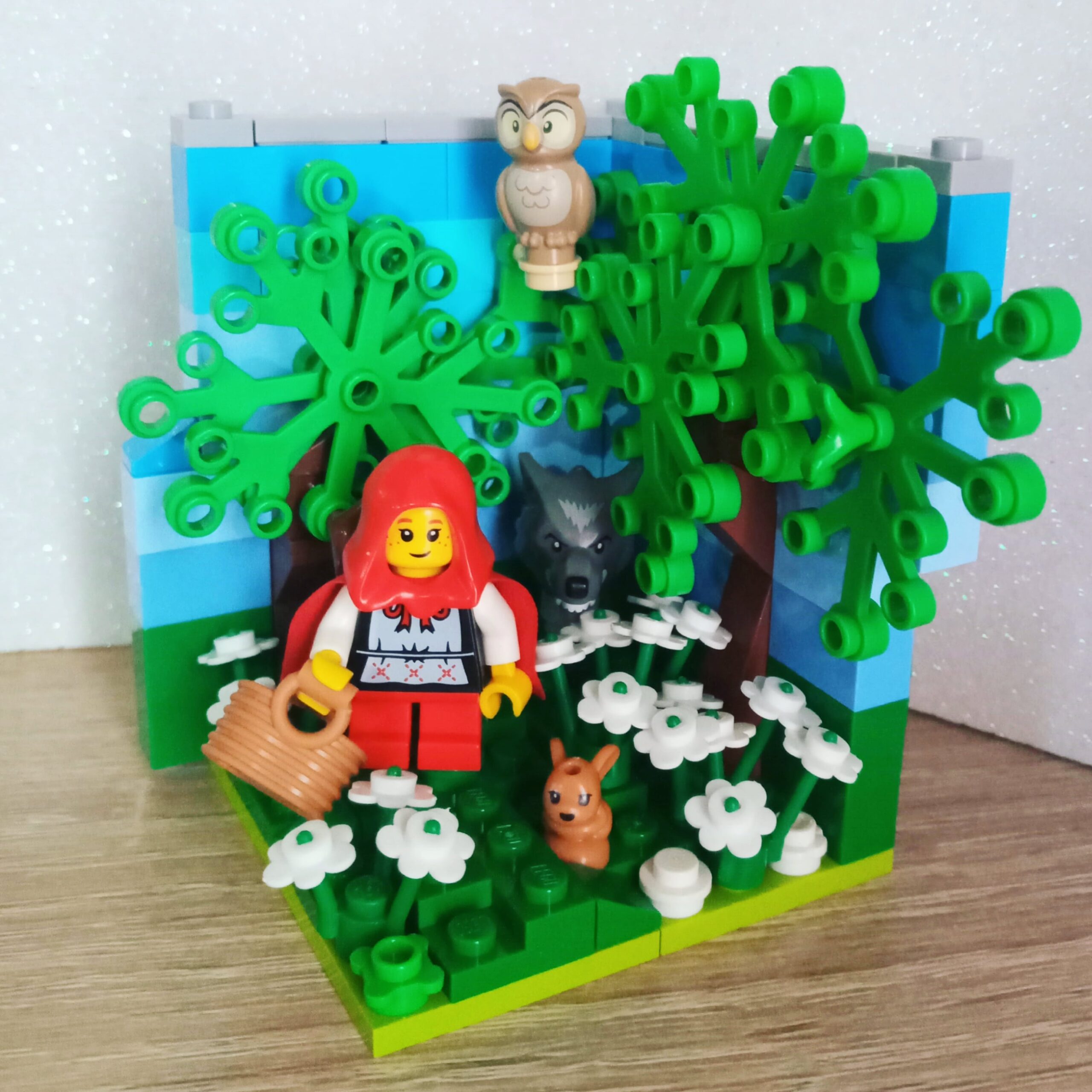 Bricks in Bits LEGO monohabitats de cuentos y mitología Dorothy Ariel Triton Caballero Medusa Rapunzel Minotauro Caperucita Dragon