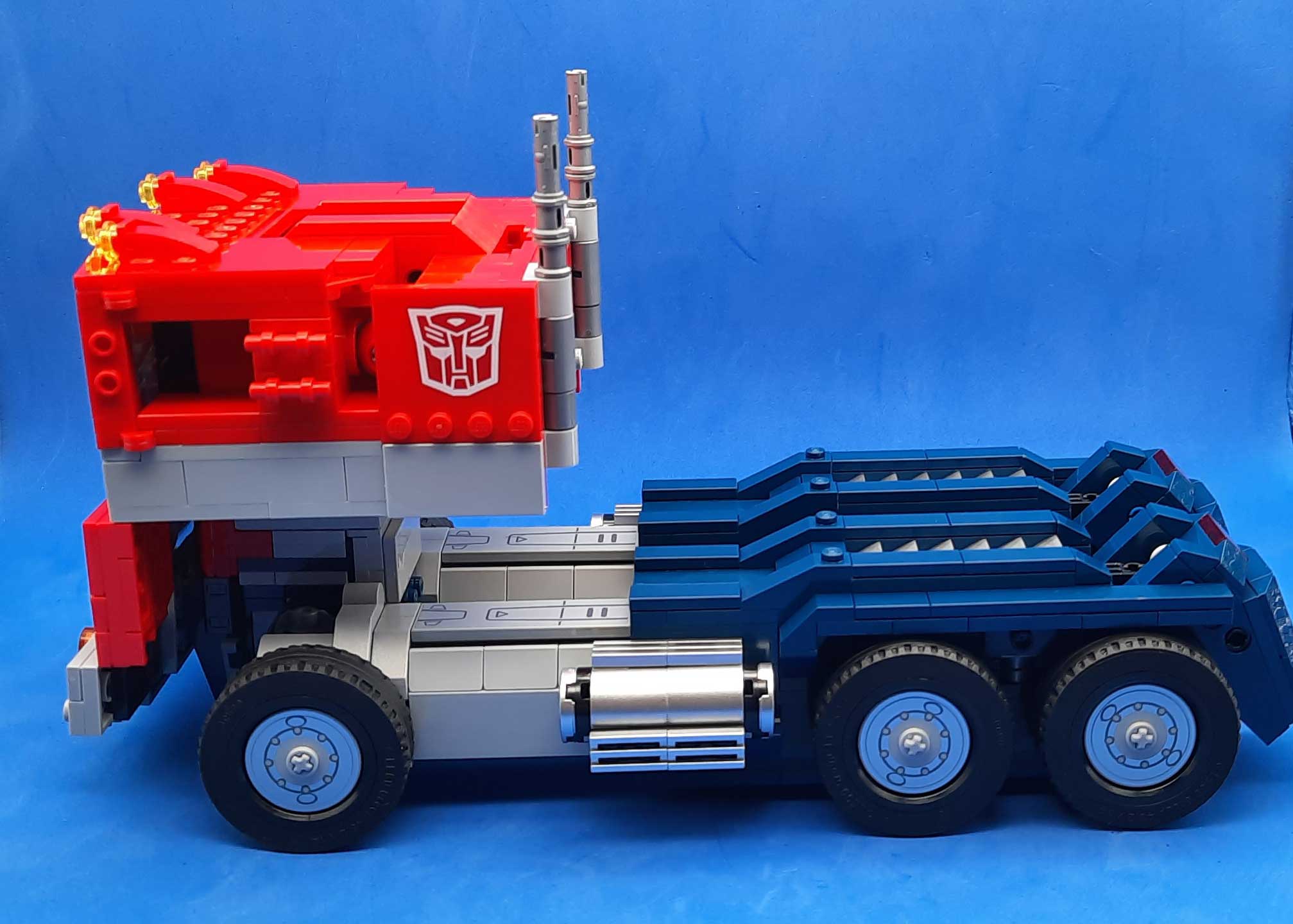 Bricks in Bits LEGO review revision set Optimus Prime 10302 Autobots Transformers Creator Expert set noticias novedad